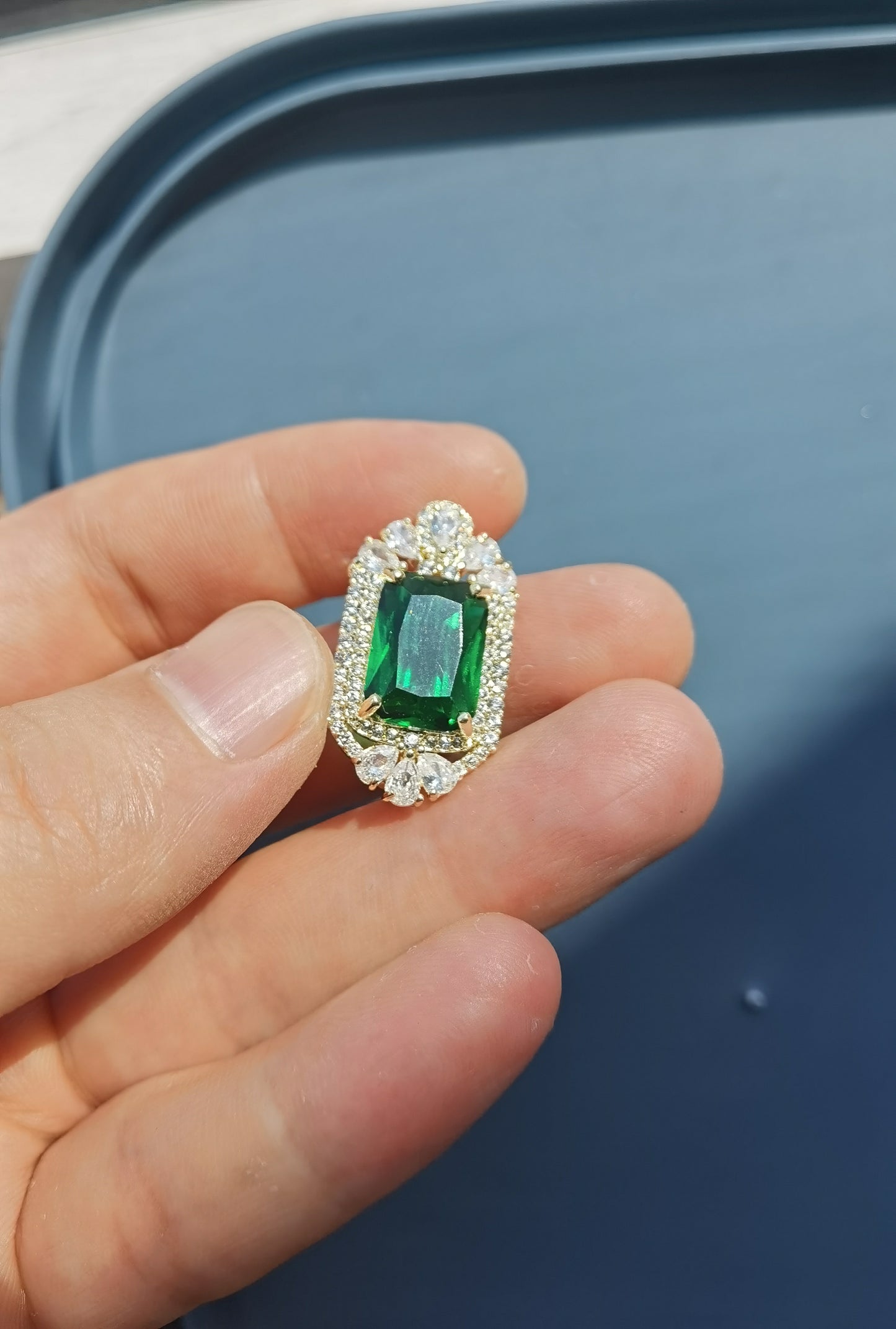 Emerald rectangle crown brooch pendant