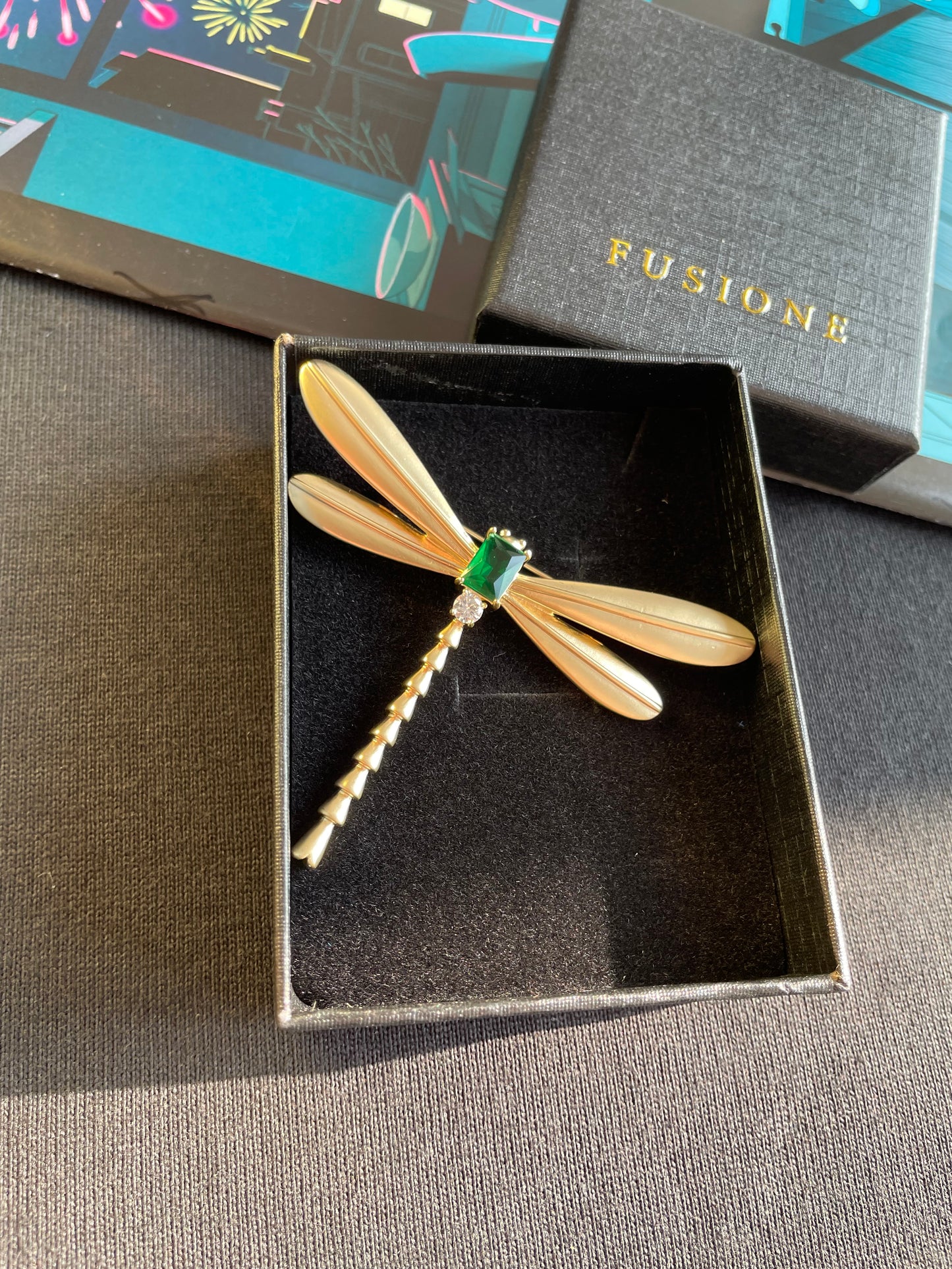Emerald dragonfly brooch pendant