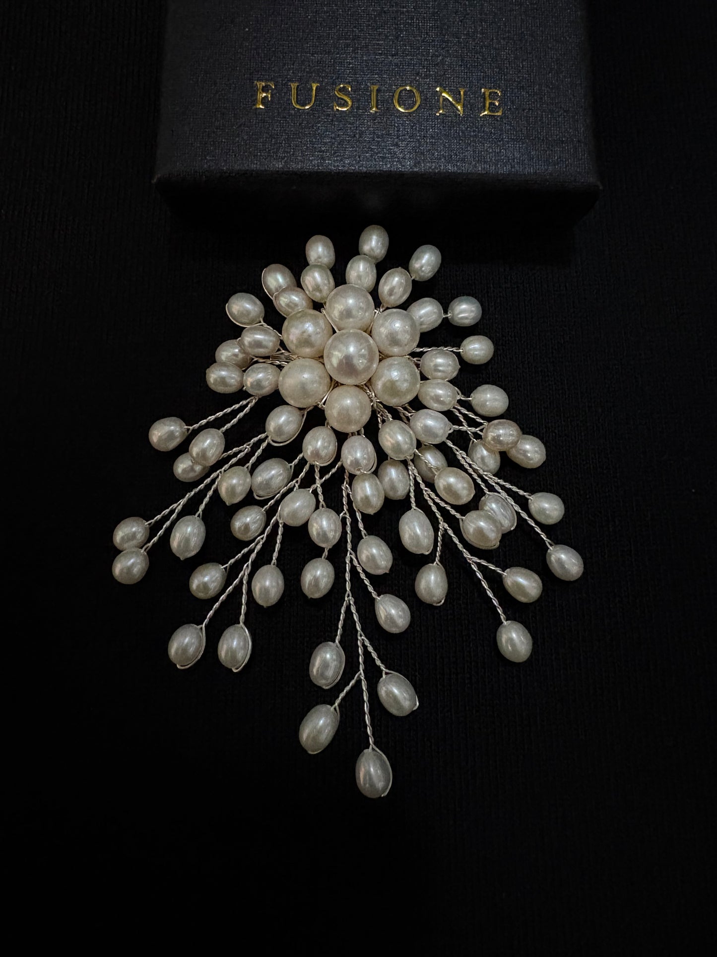White Freshwater Pearl Gold/Silver Wire Brooch Pendant