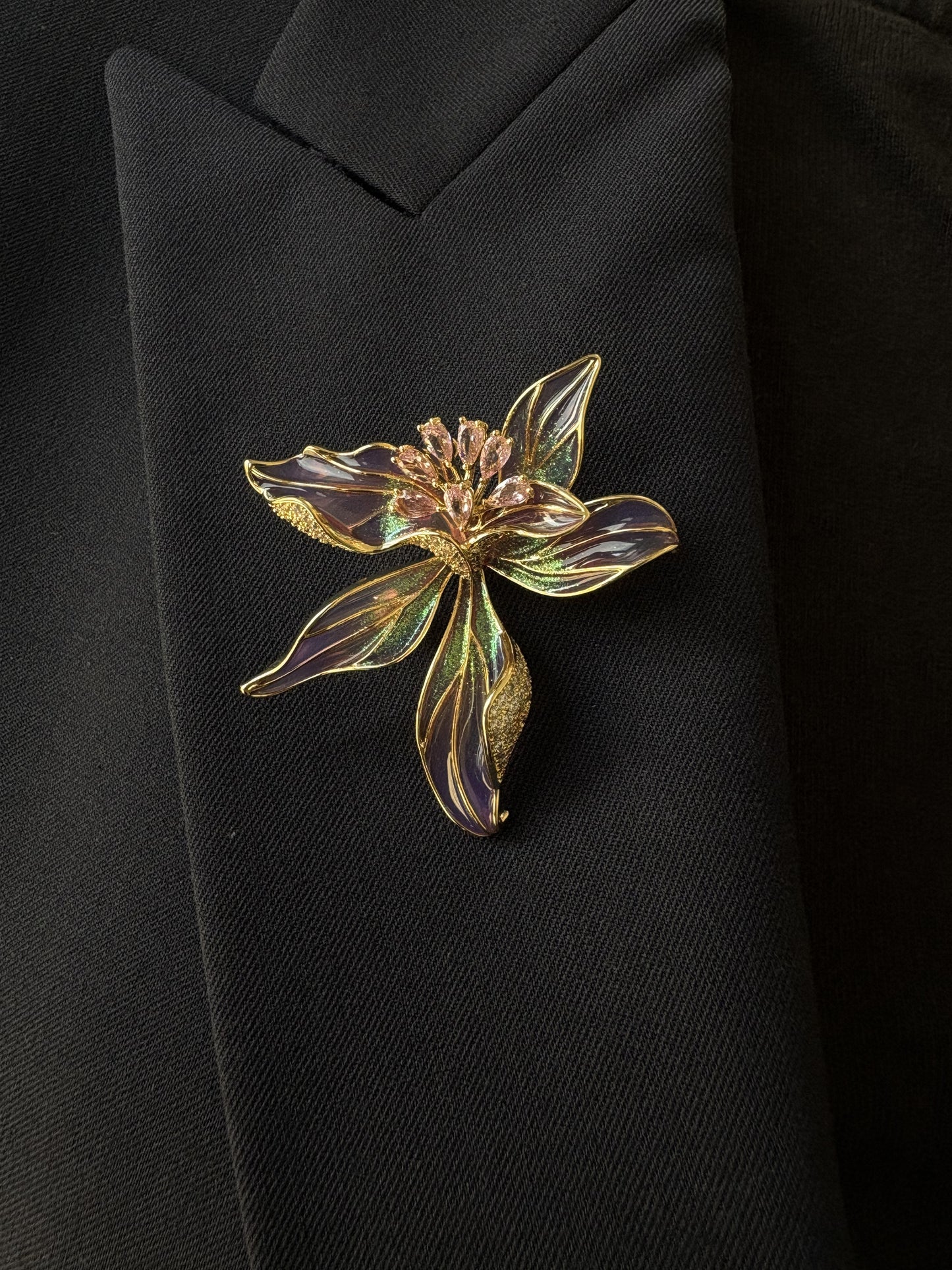 Enamel Purple/Blue lris brooch pendant