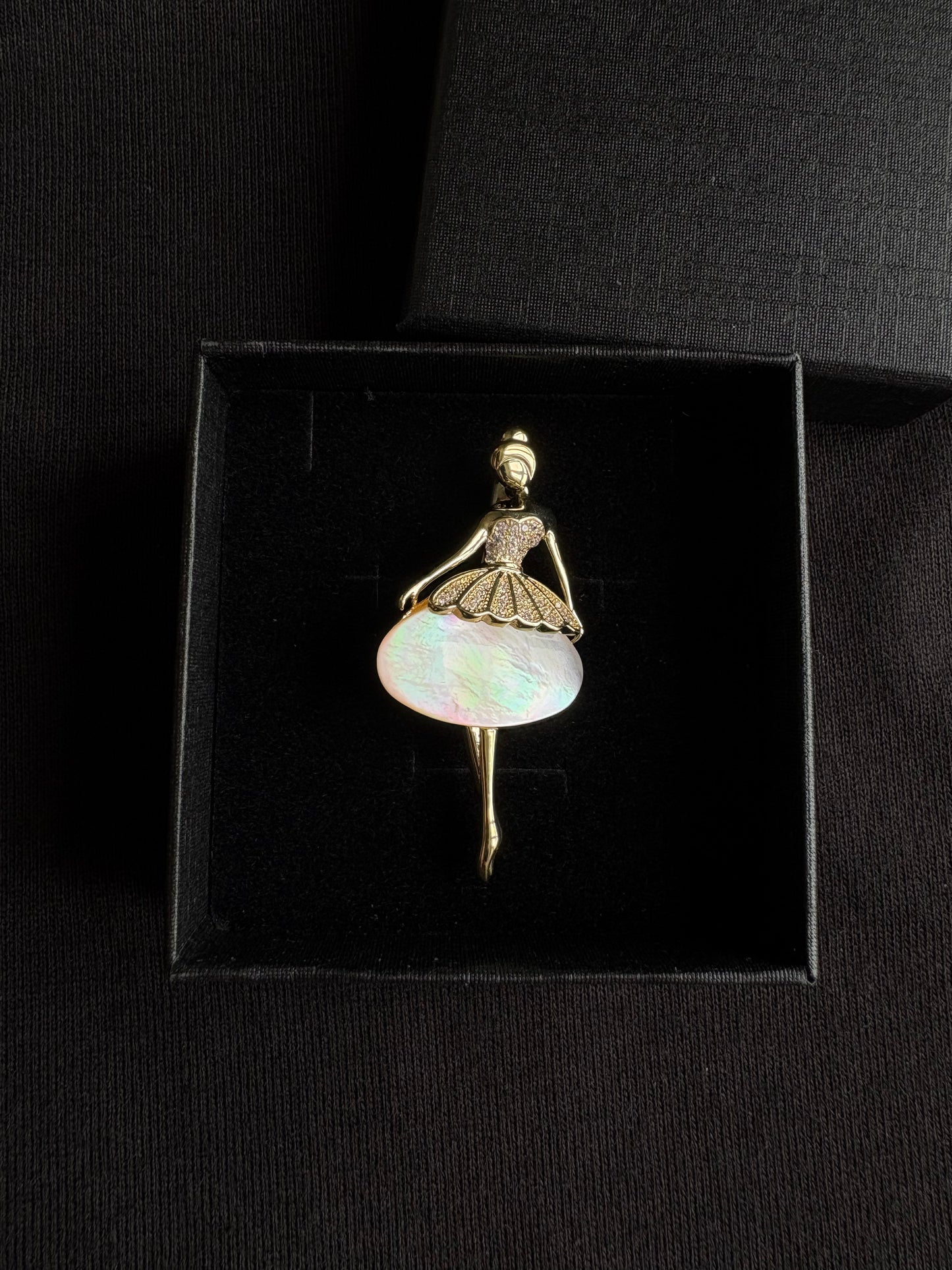 Freshwater mother of pearl ballet girl brooch pendant
