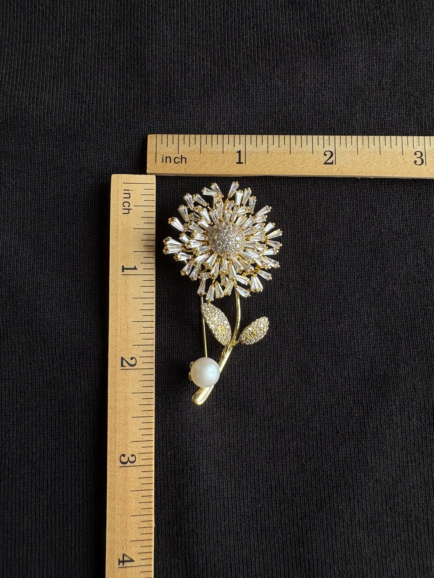 Freshwater pearl dandelion brooch pendant