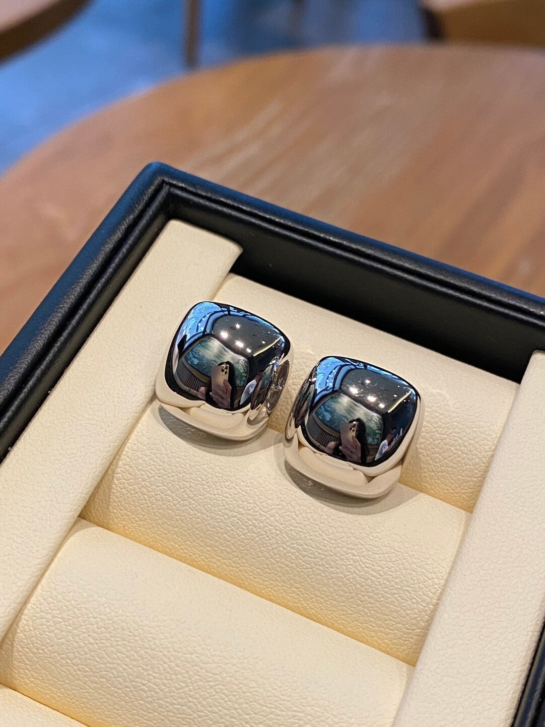 Gold/silver square studs earrings