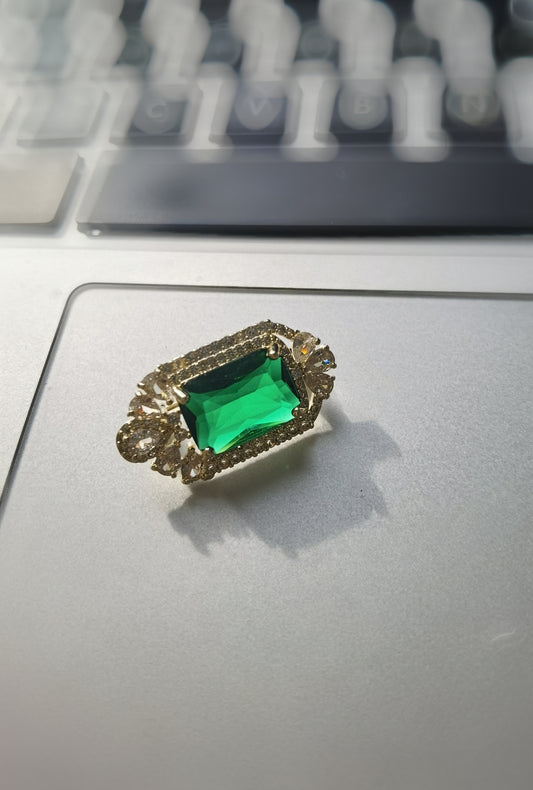 Emerald rectangle crown brooch pendant