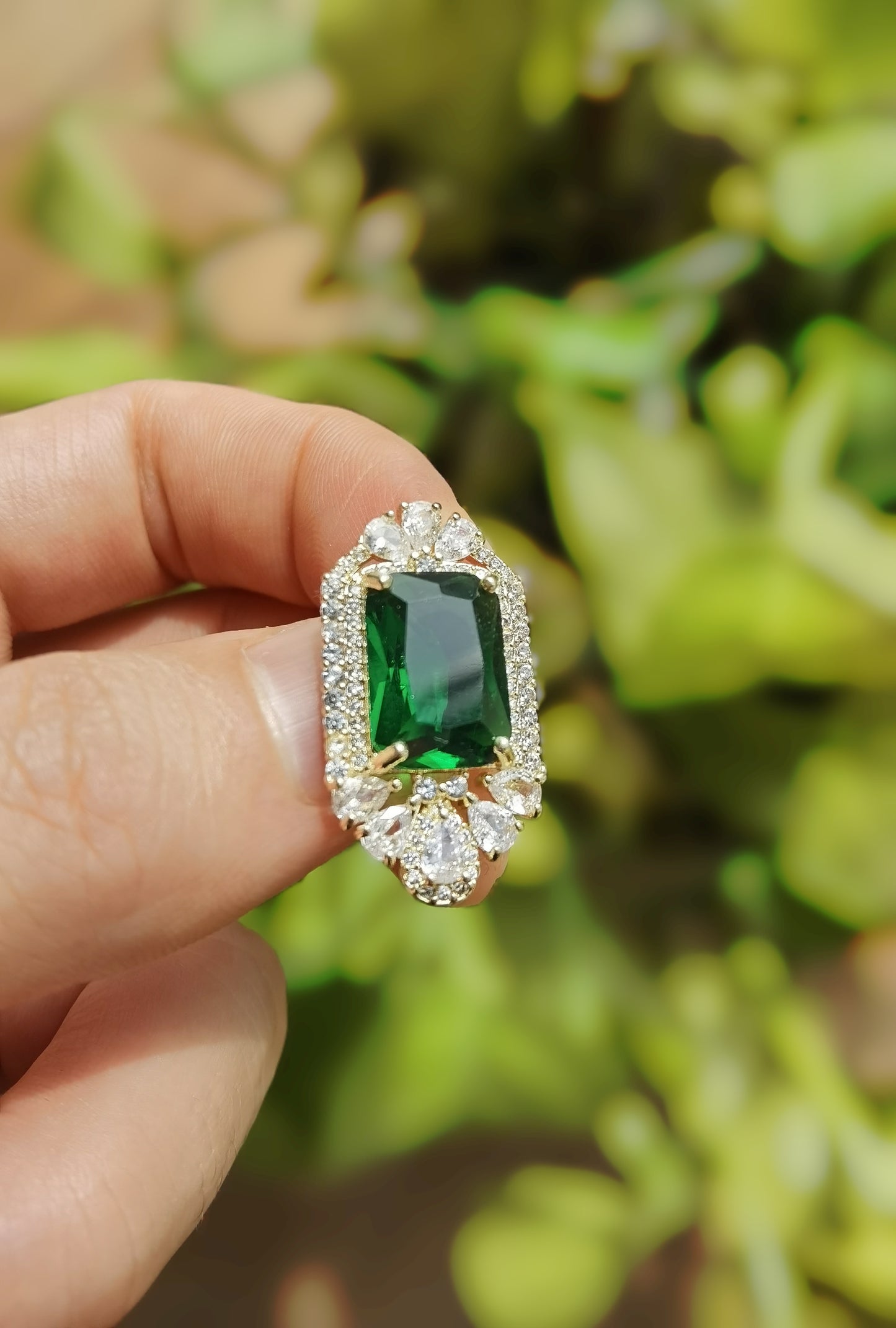 Emerald rectangle crown brooch pendant