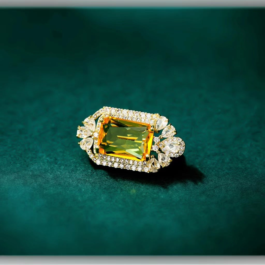 Emerald rectangle crown brooch pendant