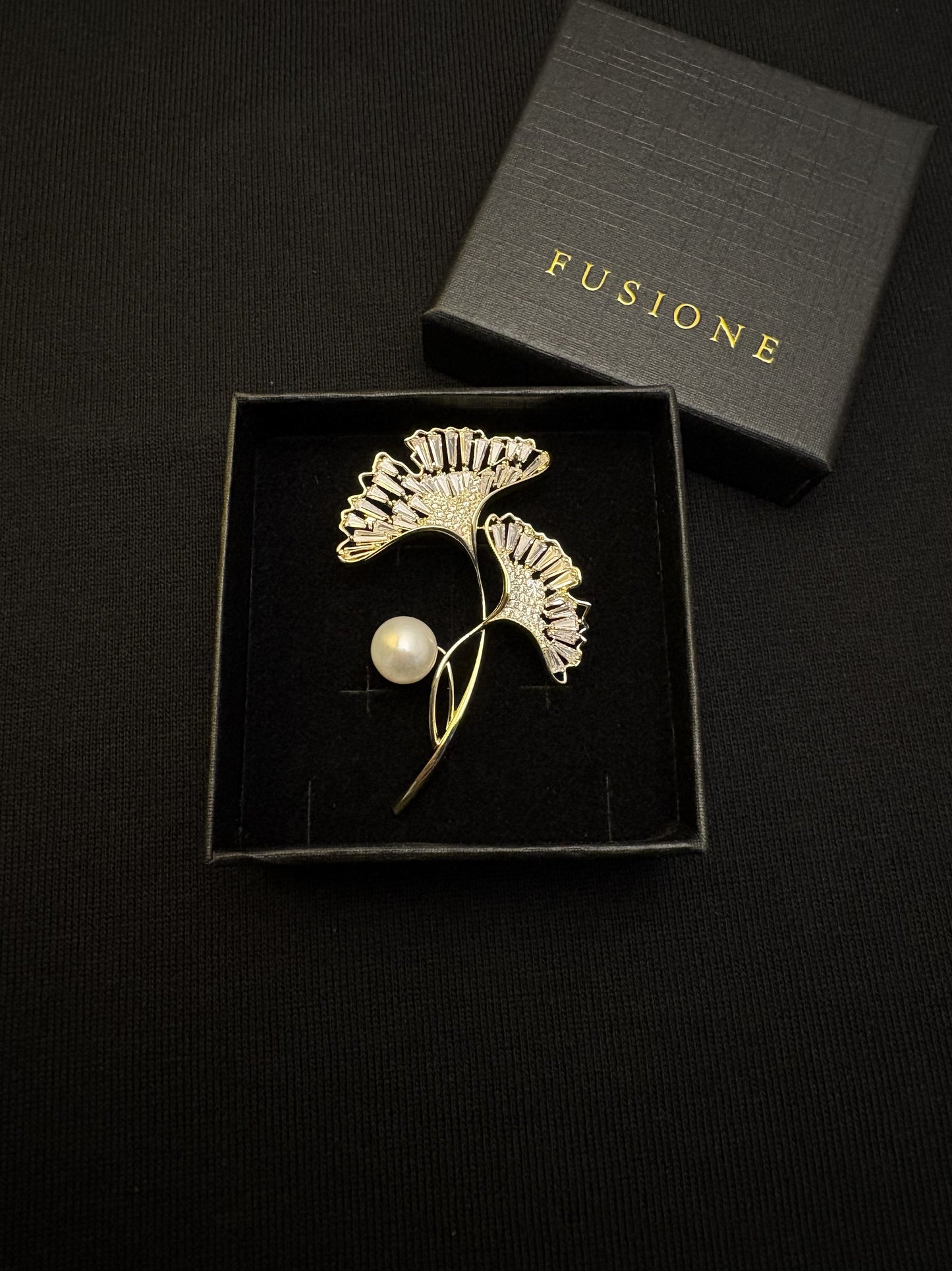Freshwater Pearl Gold/Silver ginkgo brooch pendant