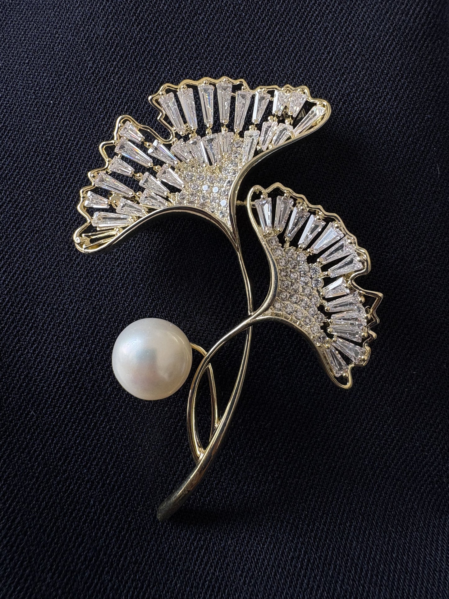 Freshwater Pearl Gold/Silver ginkgo brooch pendant