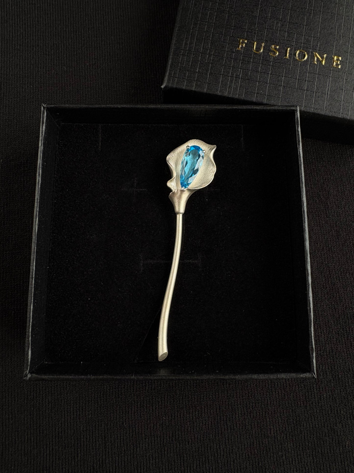 S925 Silver Natural London Blue Topaz Calla  Brooch Pendant