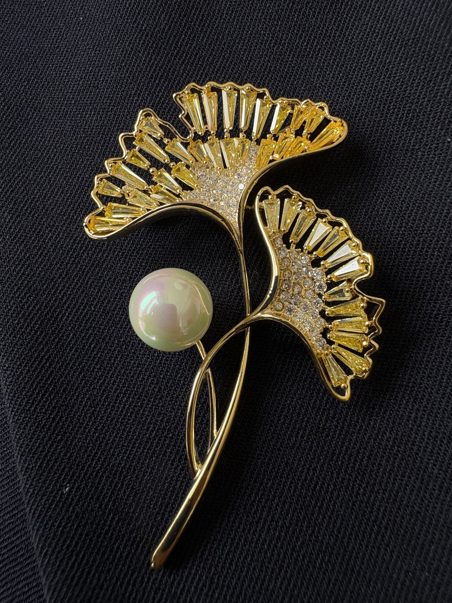Freshwater Pearl Gold/Silver ginkgo brooch pendant