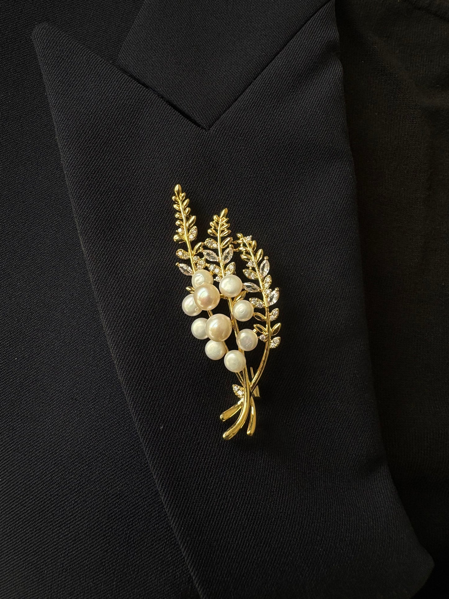Freshwater pearl wheat brooch pendant