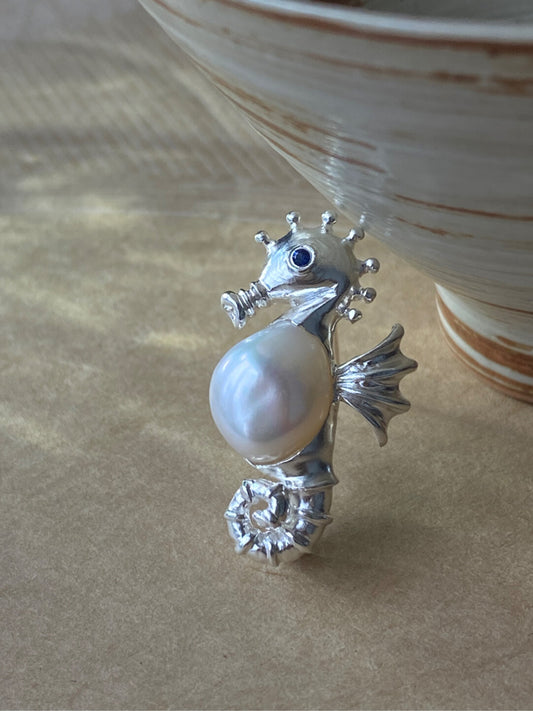 Sterling Silver White Freshwater Baroque Pearl Sri Lanka Sapphire Sea Horse Brooch, Pendant（one of a kind piece in the world）